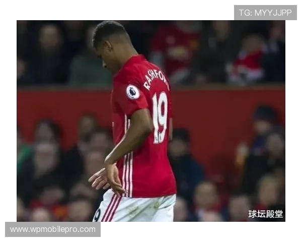 滕哈赫战术适应能力持续提升，近期调整显成效